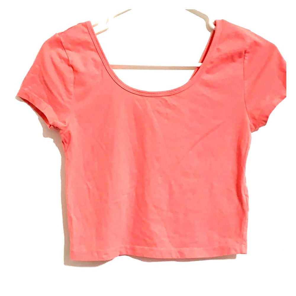 🔥Forever 21 Light pink short sleeve crop top